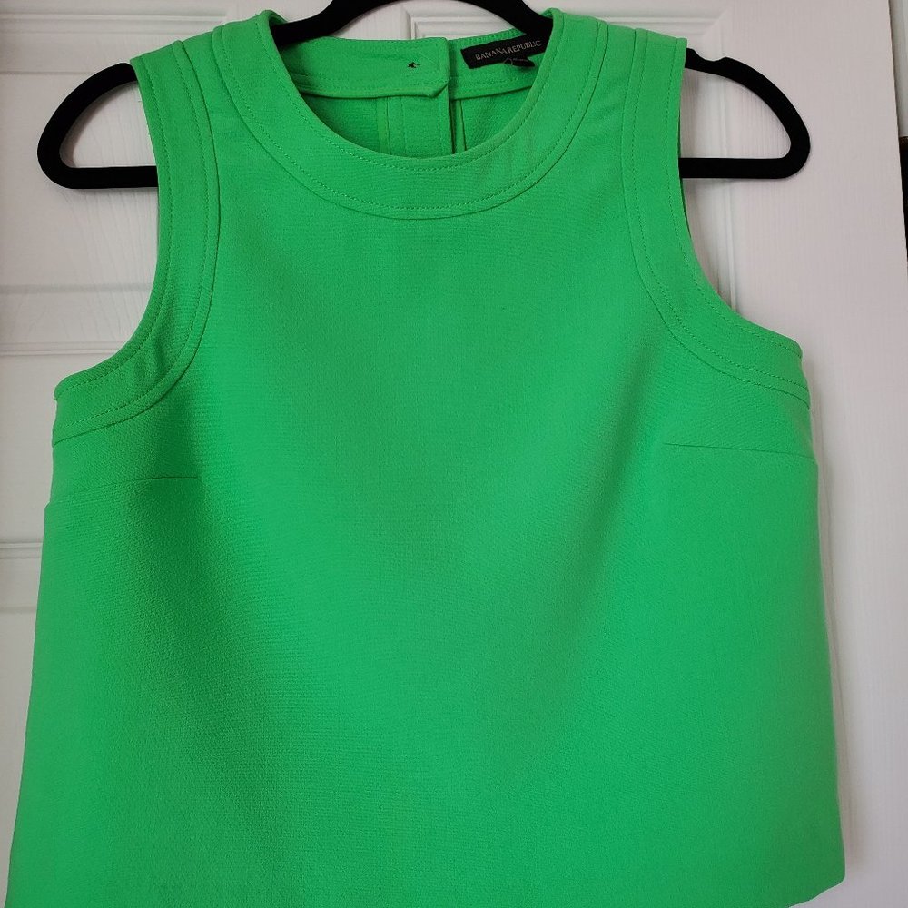 BANANA REPUBLIC neon green crop top